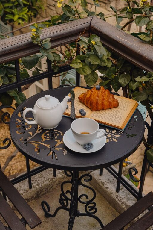 How to Make a Small Balcony Feel Cozy and Inviting