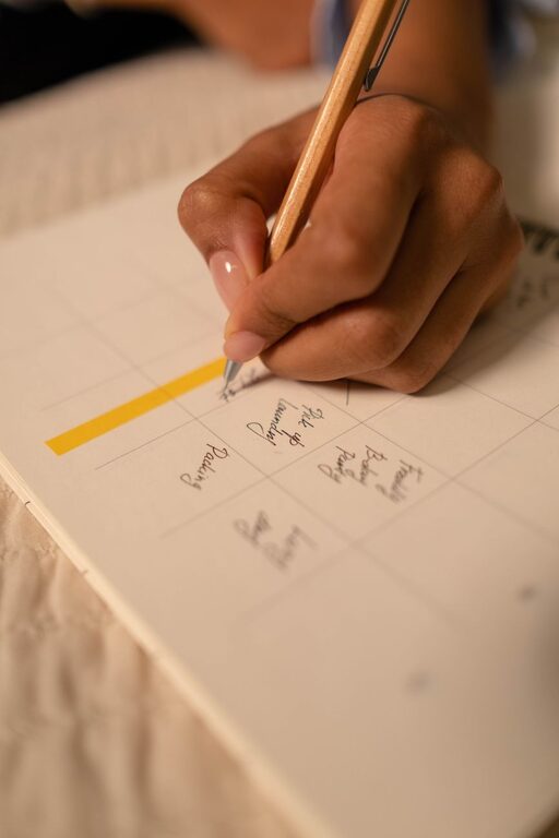 How to Set Realistic Weekly Goals for Better Productivity